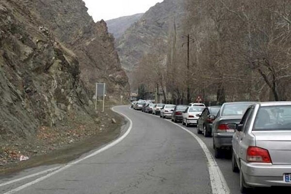جاده چالوس و آزادراه تهران-شمال یک‌طرفه شد