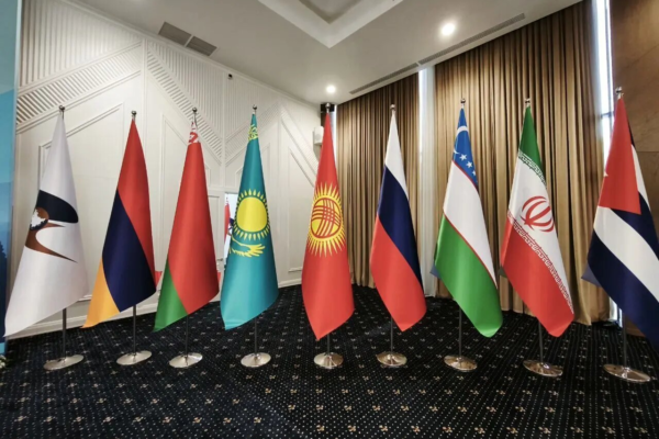 ایران آماده سرمایه‌گذاری مشترک با اوراسیا است