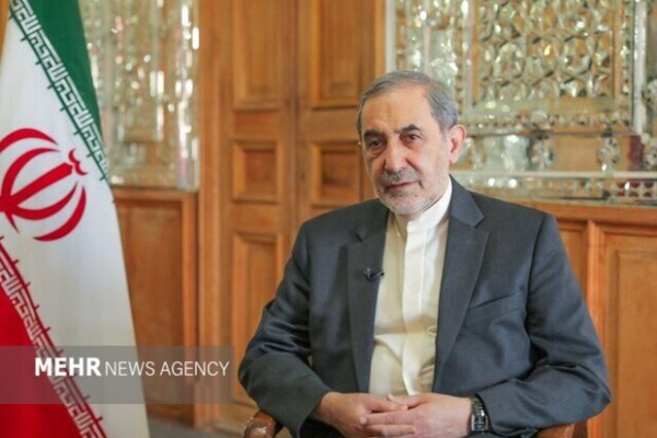 ولایتی: امروز خانواده آمریکایی هزینه قمار سردمدارانش را نقداً می‌دهد