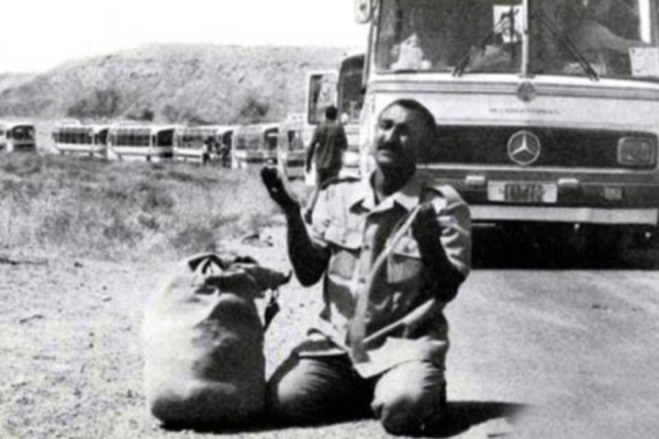 ۲۶ مرداد، روزی که اشک‌های شوق به استقبال آزادگان آمد