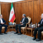 دیدار دو تن از نمایندگان مجلس شورای اسلامی با وزیر امور خارجه
