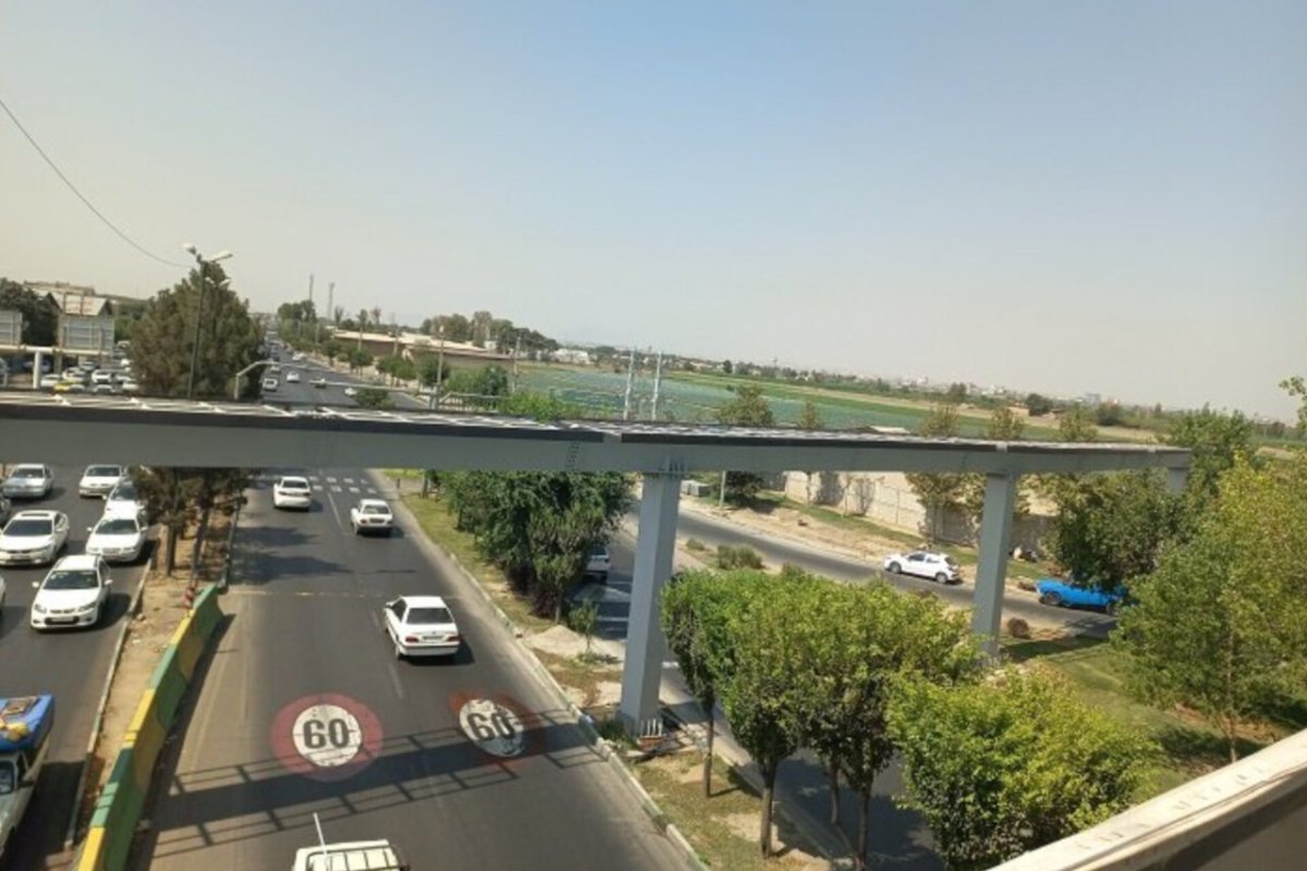 عبور امن از محور محمدشهر کرج با پل عابر جدید