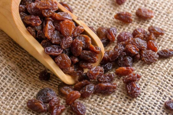 چگونه کشمش را تمیز کنیم؟ | نحوه درست شستن و تمیز کردن کشمش در خانه