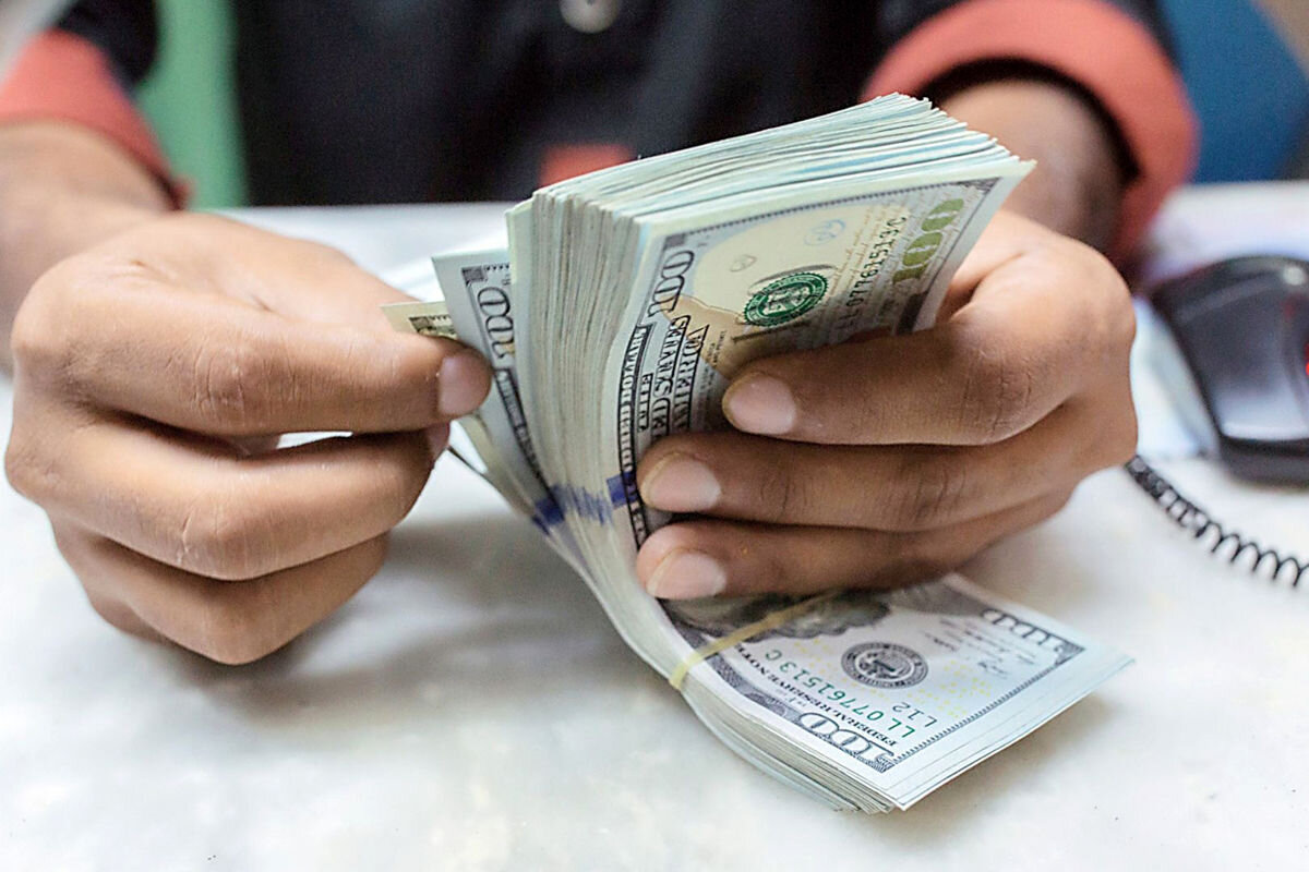 دلار مرکز مبادله چراغ‌خاموش بالا می رود؛ قیمت جدید انواع ارزها