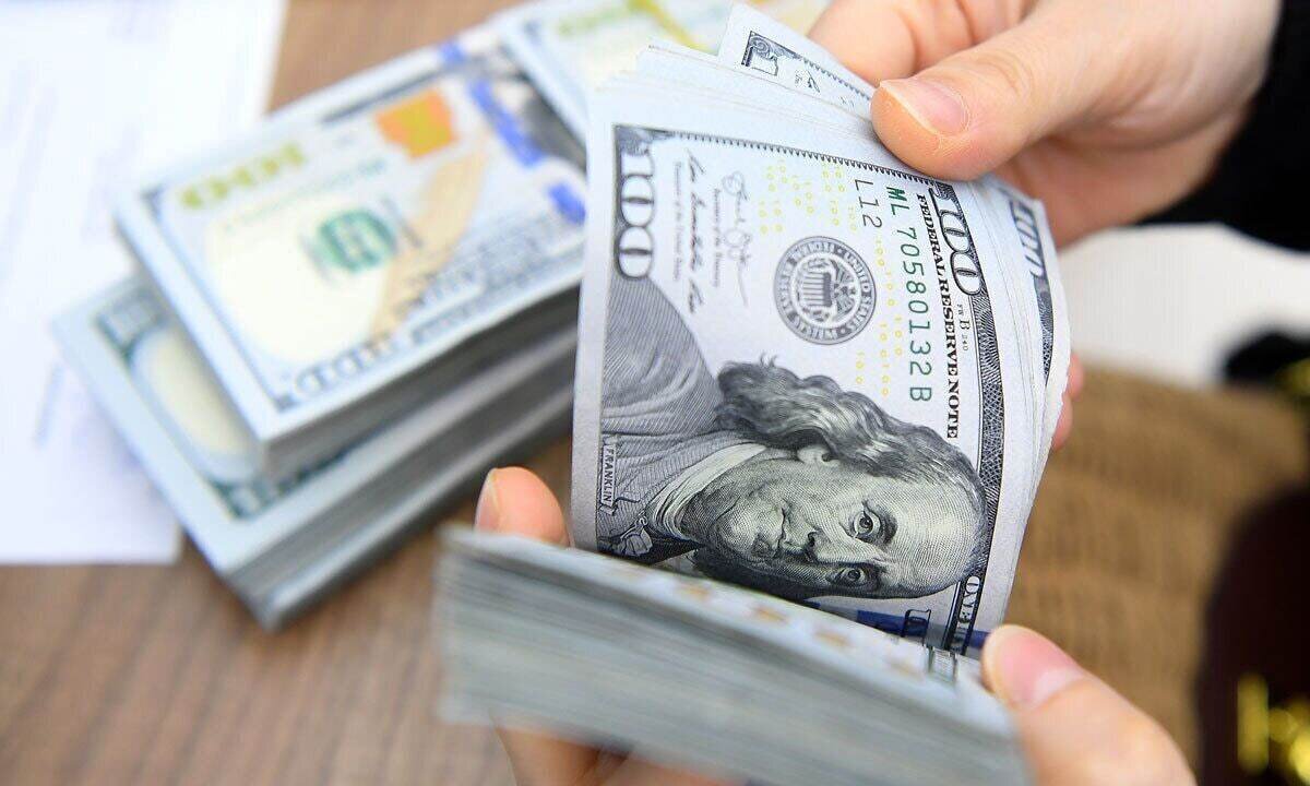 قیمت دلار آزاد و حواله چند شد؟ | دلار آزاد و حواله چقدر اختلاف دارند؟